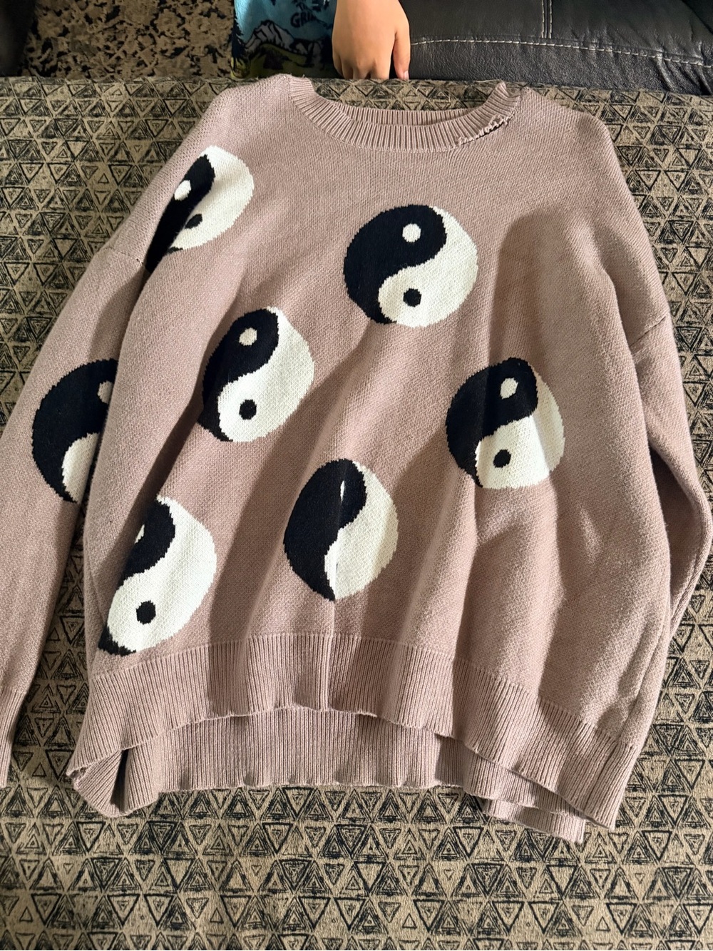 Dressed in lala Women’s beige Yin-Yang Knit Sweater